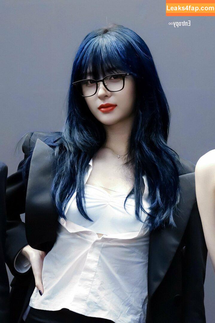 WomenK-pop /  leaked photo photo #3489