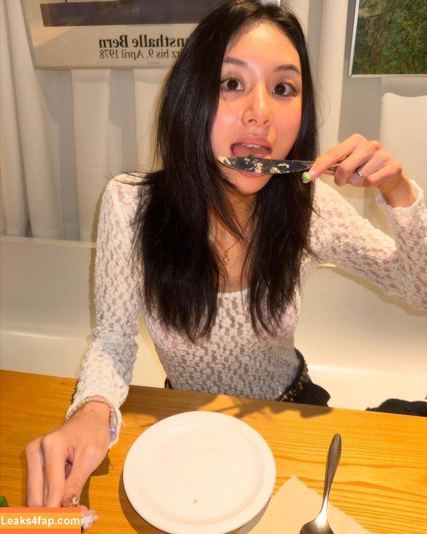 WomenK-pop /  leaked photo photo #3496