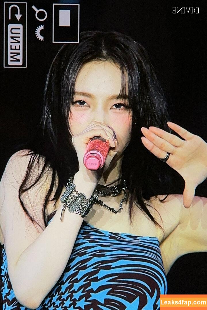 WomenK-pop /  leaked photo photo #3514