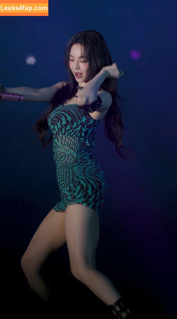 WomenK-pop /  leaked photo photo #3521