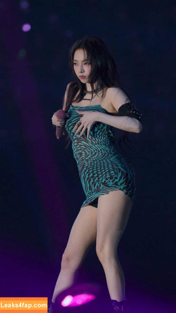 WomenK-pop /  leaked photo photo #3522