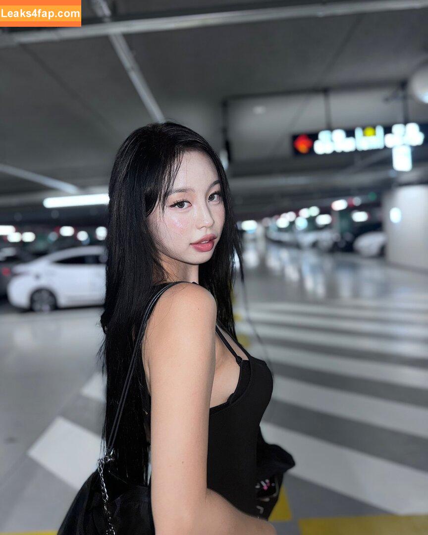 WomenK-pop /  leaked photo photo #3527