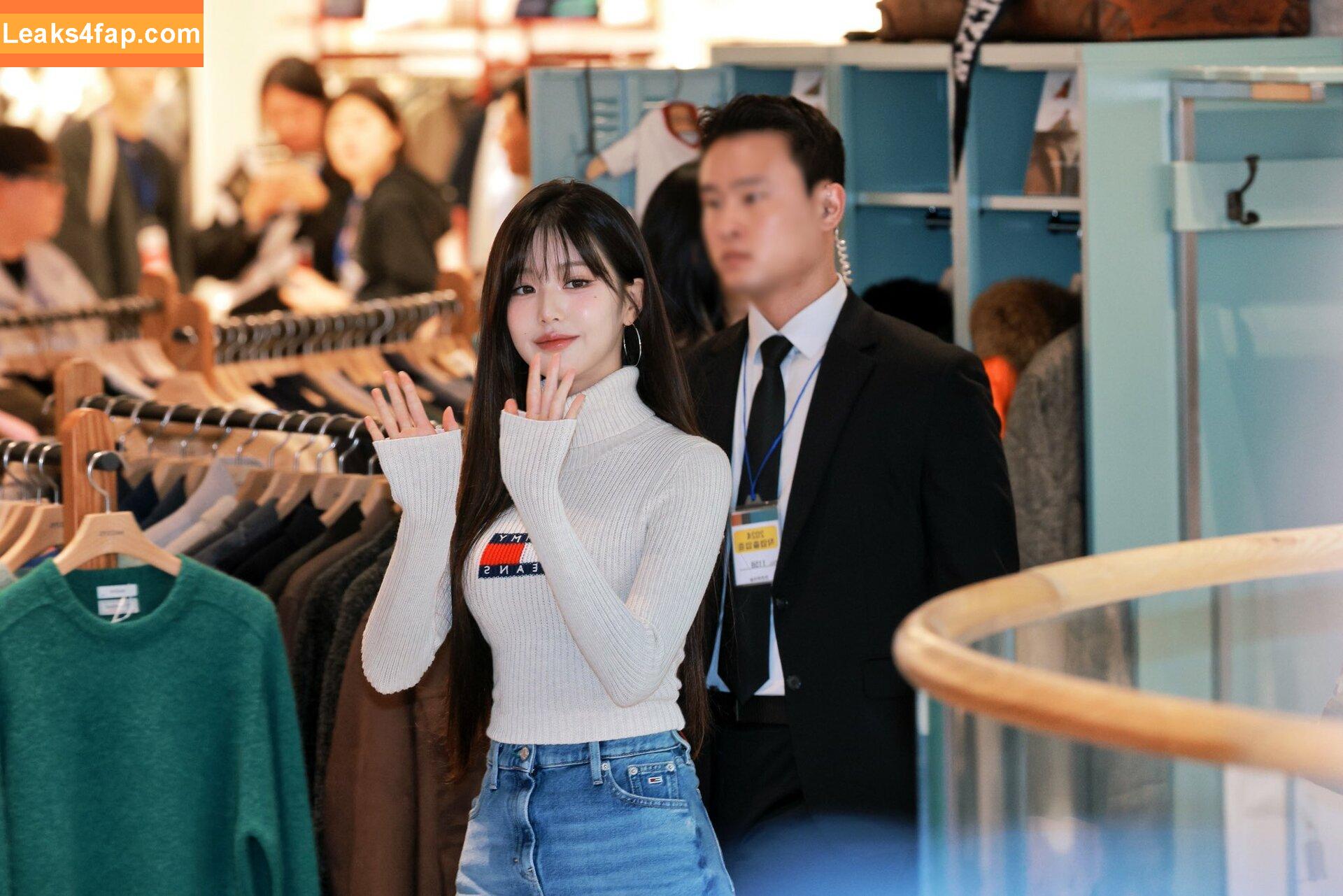 WomenK-pop /  leaked photo photo #3576