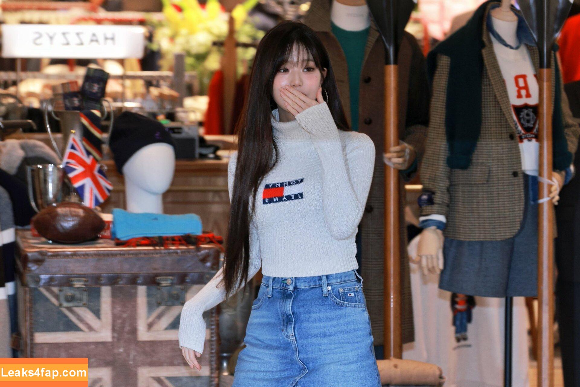 WomenK-pop /  leaked photo photo #3577