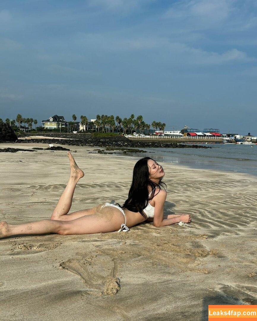 WomenK-pop /  leaked photo photo #3588