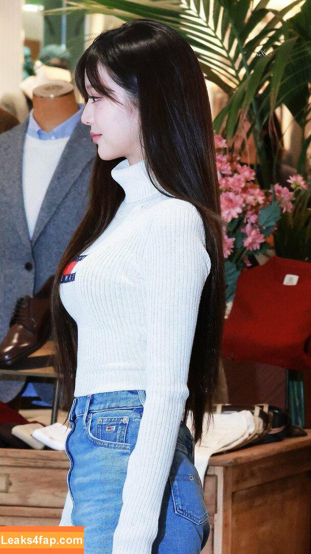 WomenK-pop /  leaked photo photo #3626
