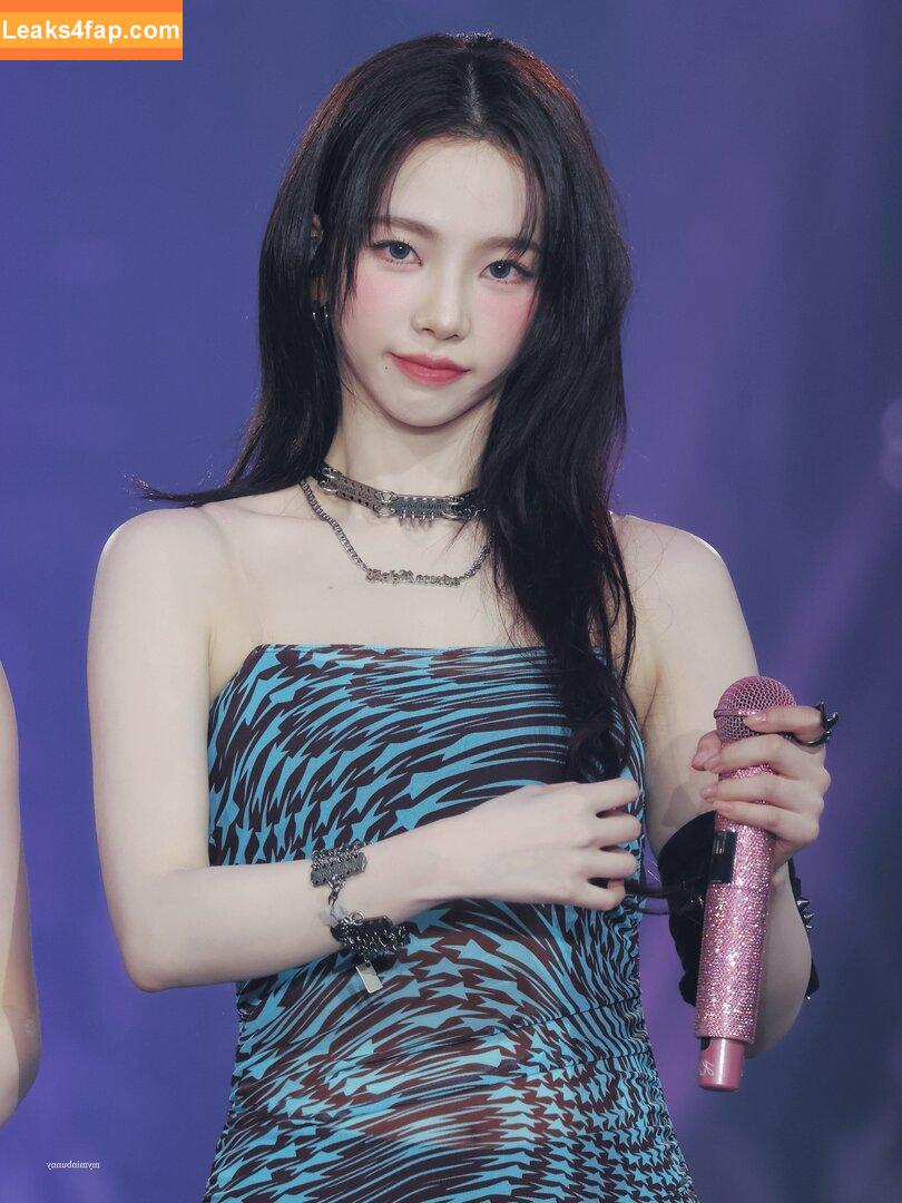 WomenK-pop /  leaked photo photo #3639