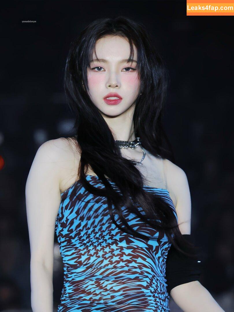 WomenK-pop /  leaked photo photo #3643