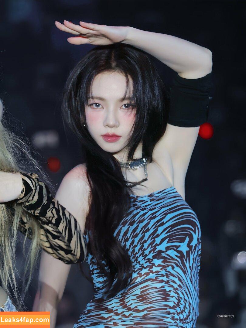 WomenK-pop /  leaked photo photo #3644