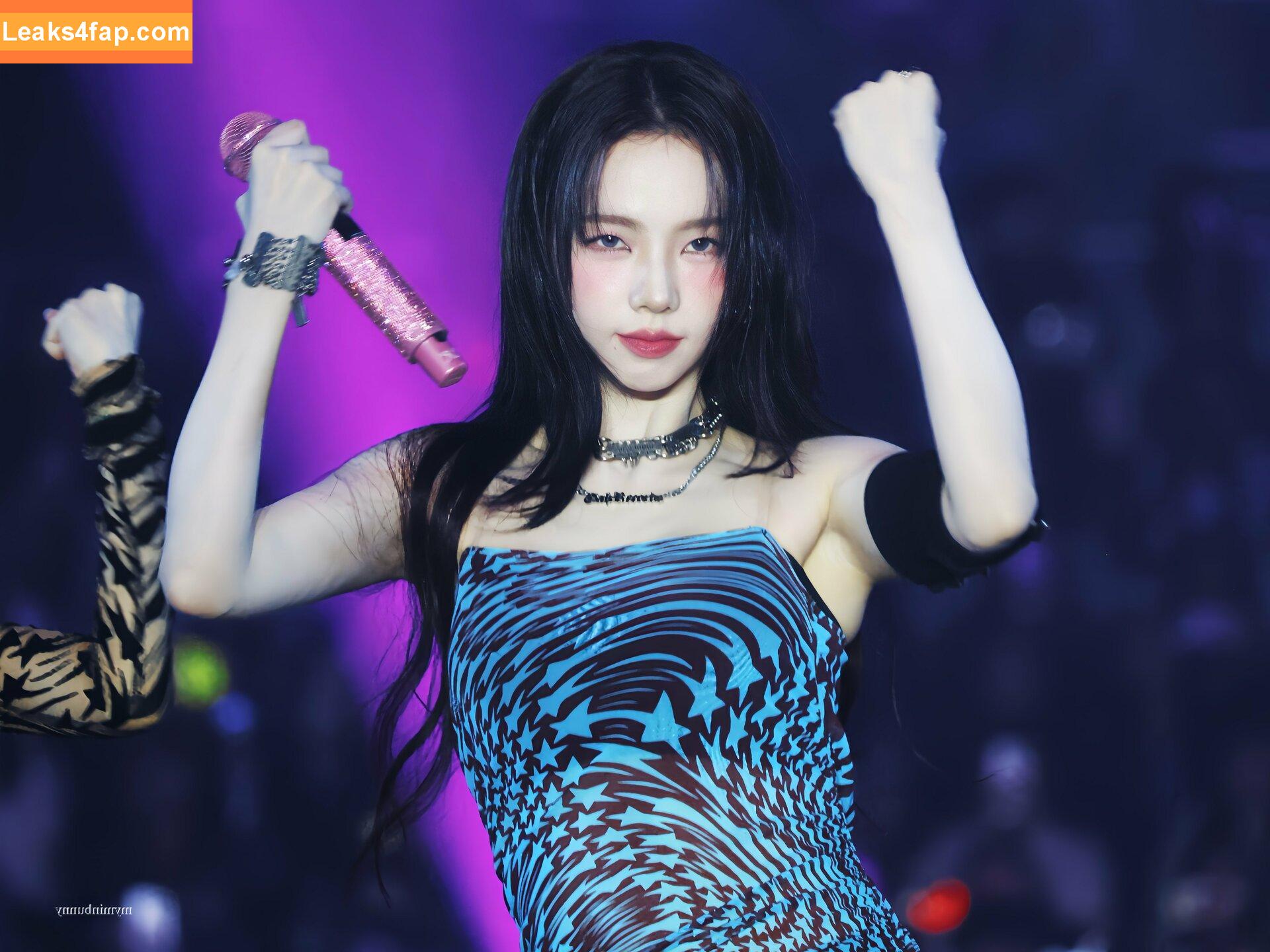 WomenK-pop /  leaked photo photo #3645