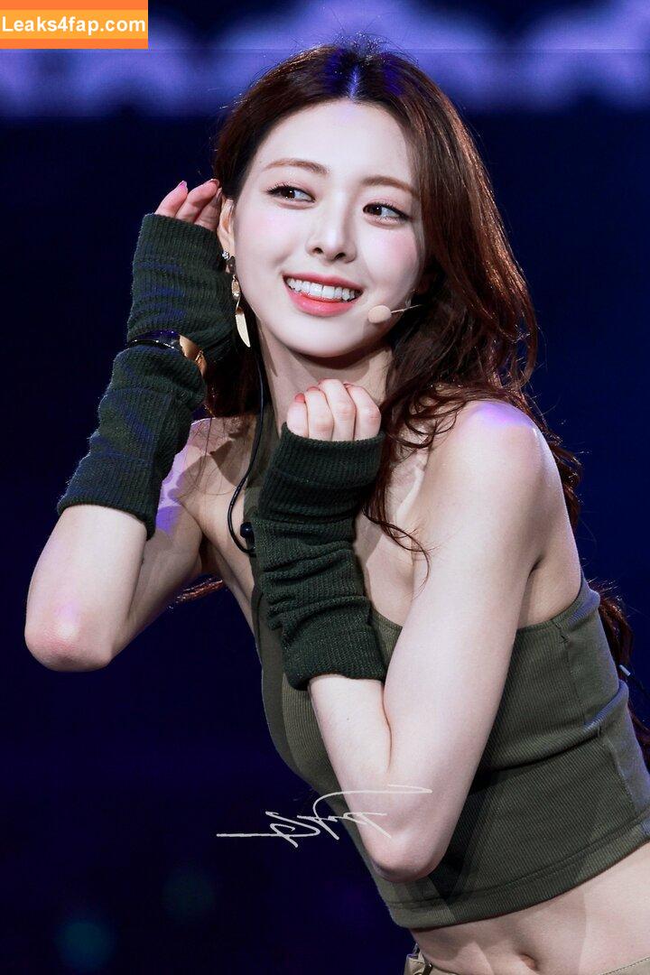 WomenK-pop /  leaked photo photo #3672