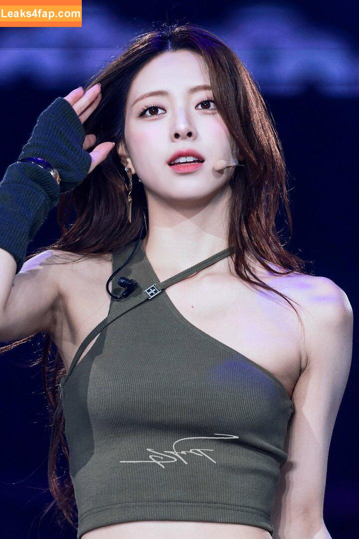 WomenK-pop /  leaked photo photo #3674