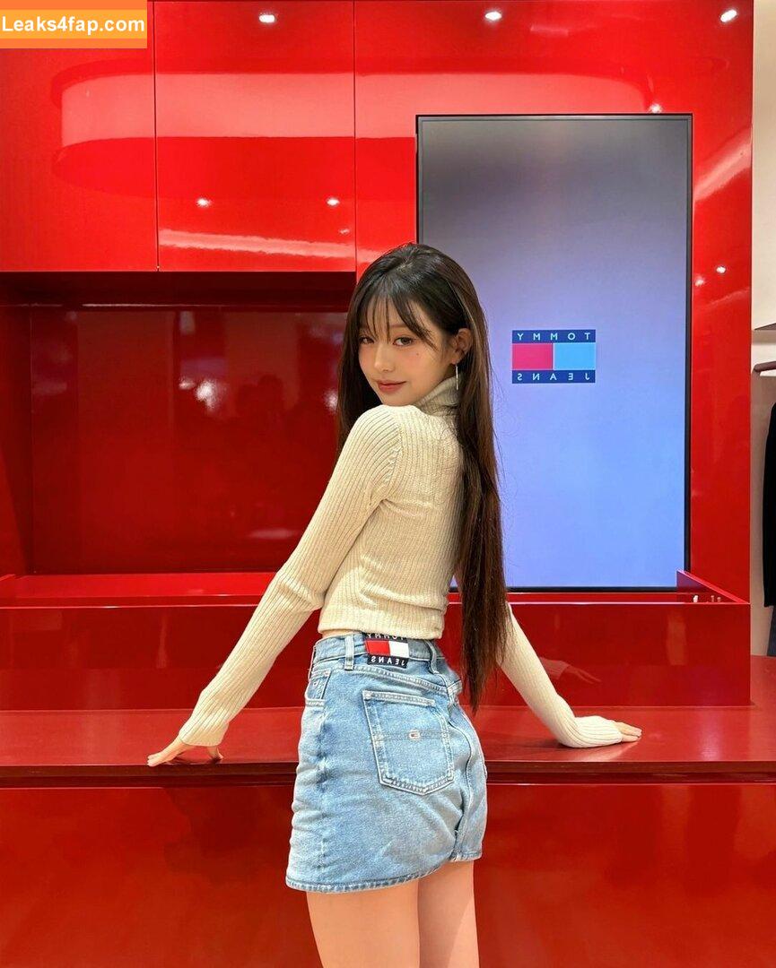 WomenK-pop /  leaked photo photo #3697