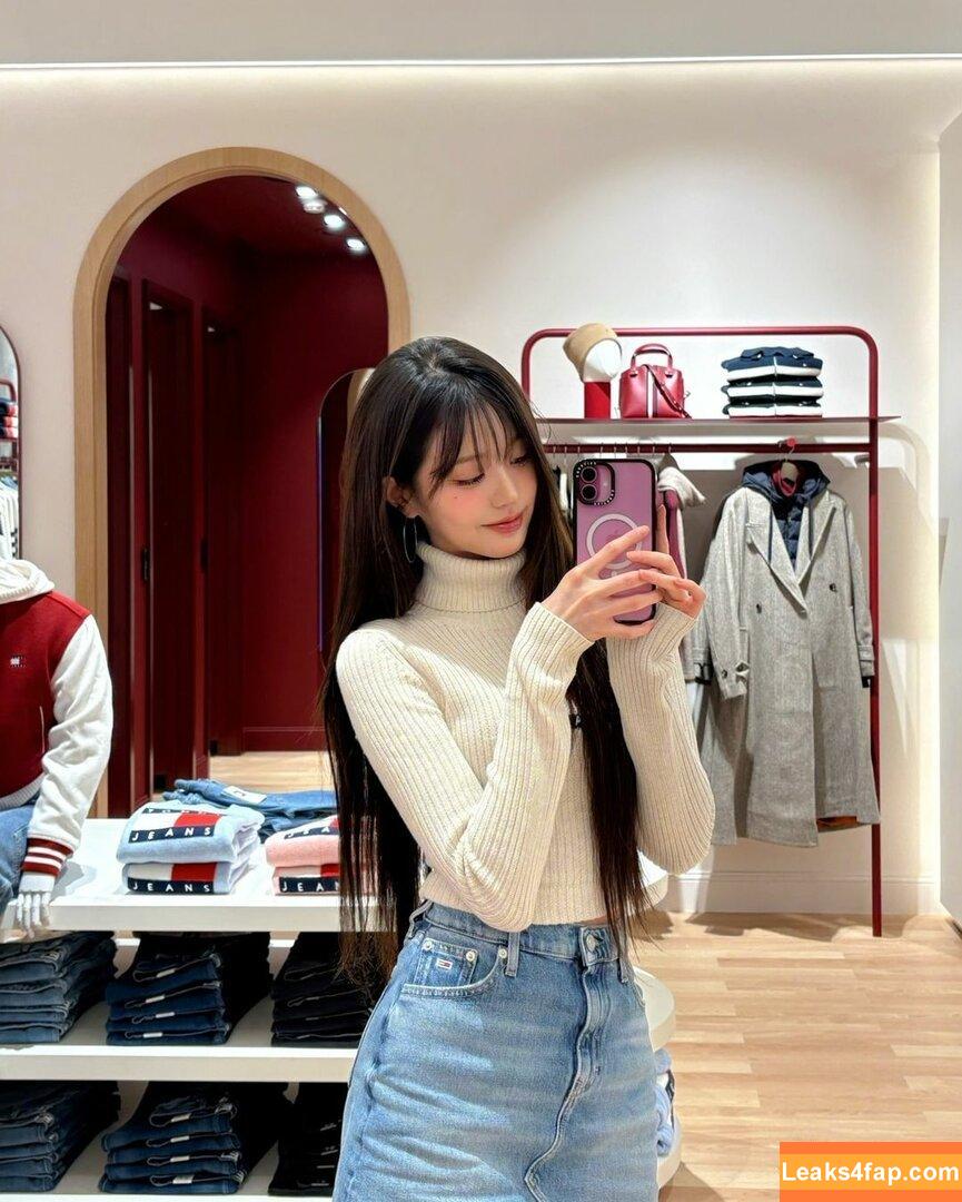 WomenK-pop /  leaked photo photo #3698