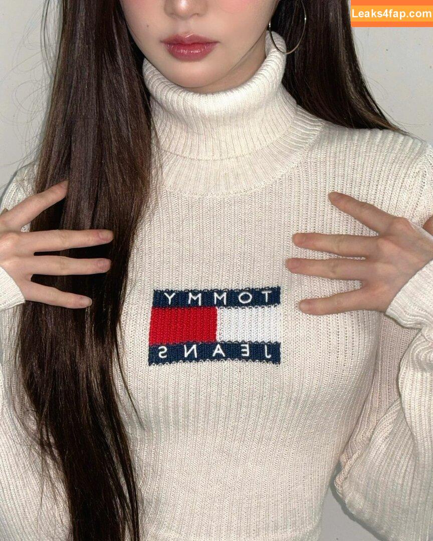 WomenK-pop /  leaked photo photo #3699