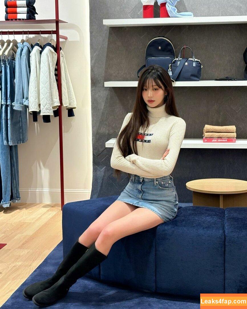 WomenK-pop /  leaked photo photo #3700