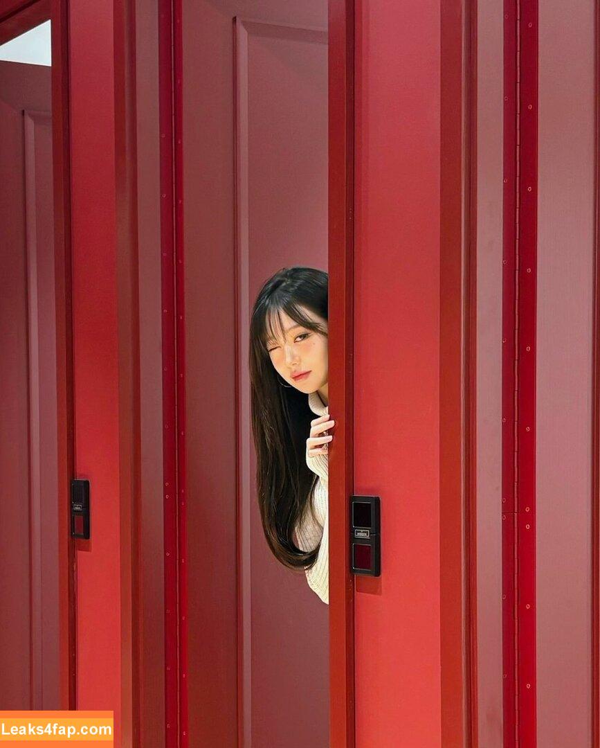 WomenK-pop /  leaked photo photo #3702