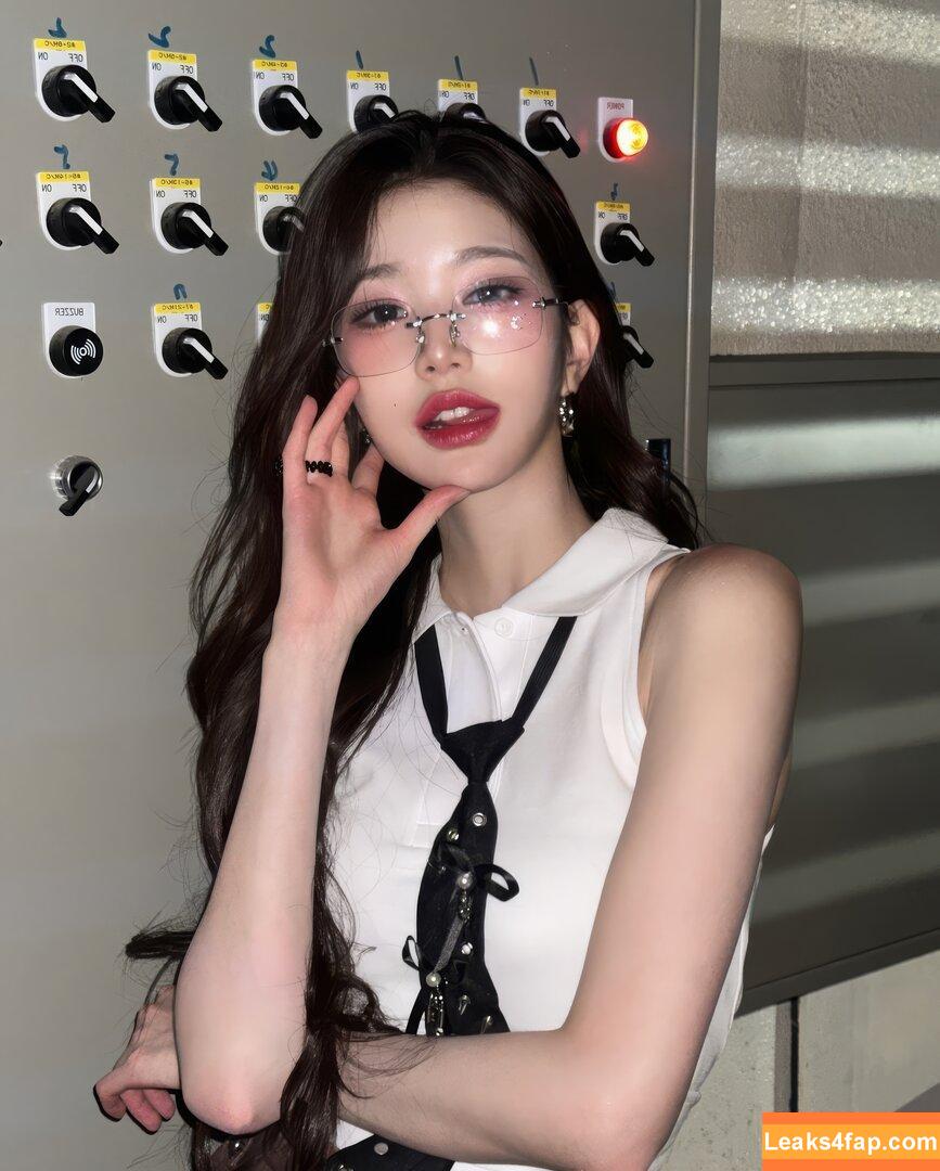 WomenK-pop /  leaked photo photo #3711