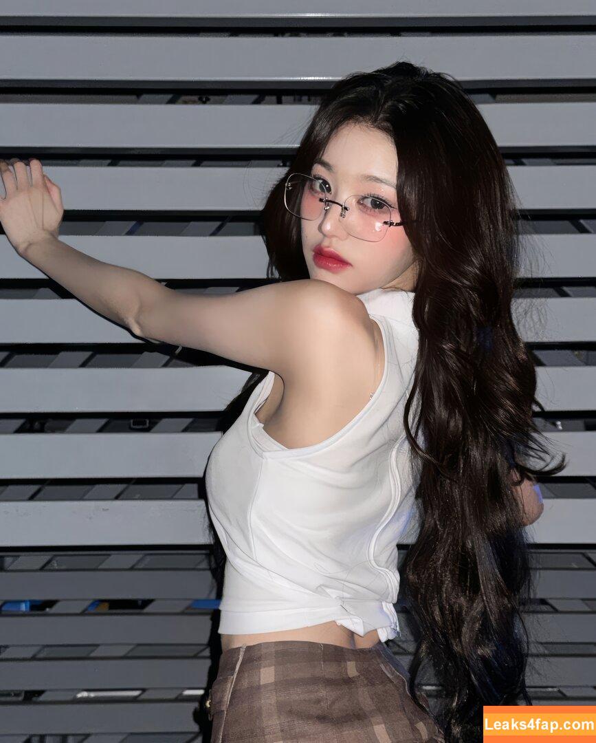 WomenK-pop /  leaked photo photo #3713