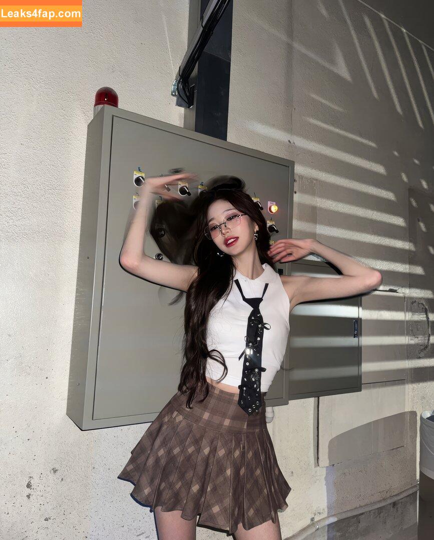 WomenK-pop /  leaked photo photo #3715
