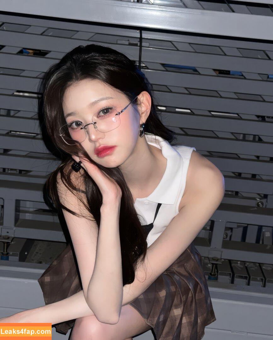 WomenK-pop /  leaked photo photo #3716