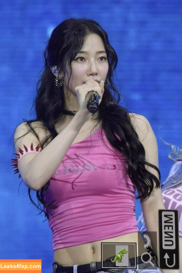 WomenK-pop /  leaked photo photo #3749