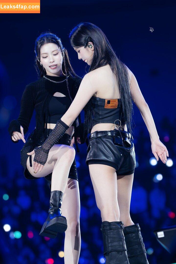 WomenK-pop /  leaked photo photo #3751