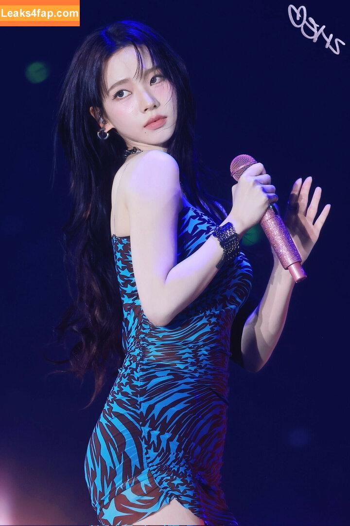 WomenK-pop /  leaked photo photo #3762