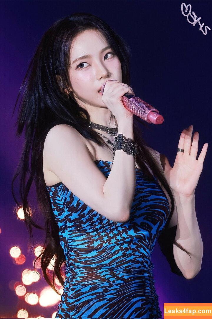 WomenK-pop /  leaked photo photo #3766