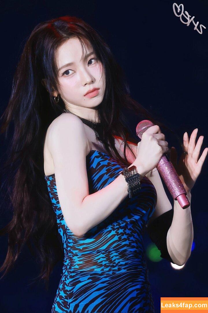 WomenK-pop /  leaked photo photo #3770