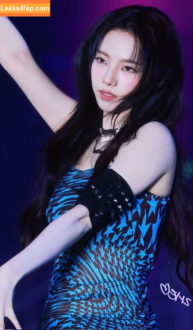 WomenK-pop /  leaked photo photo #3771