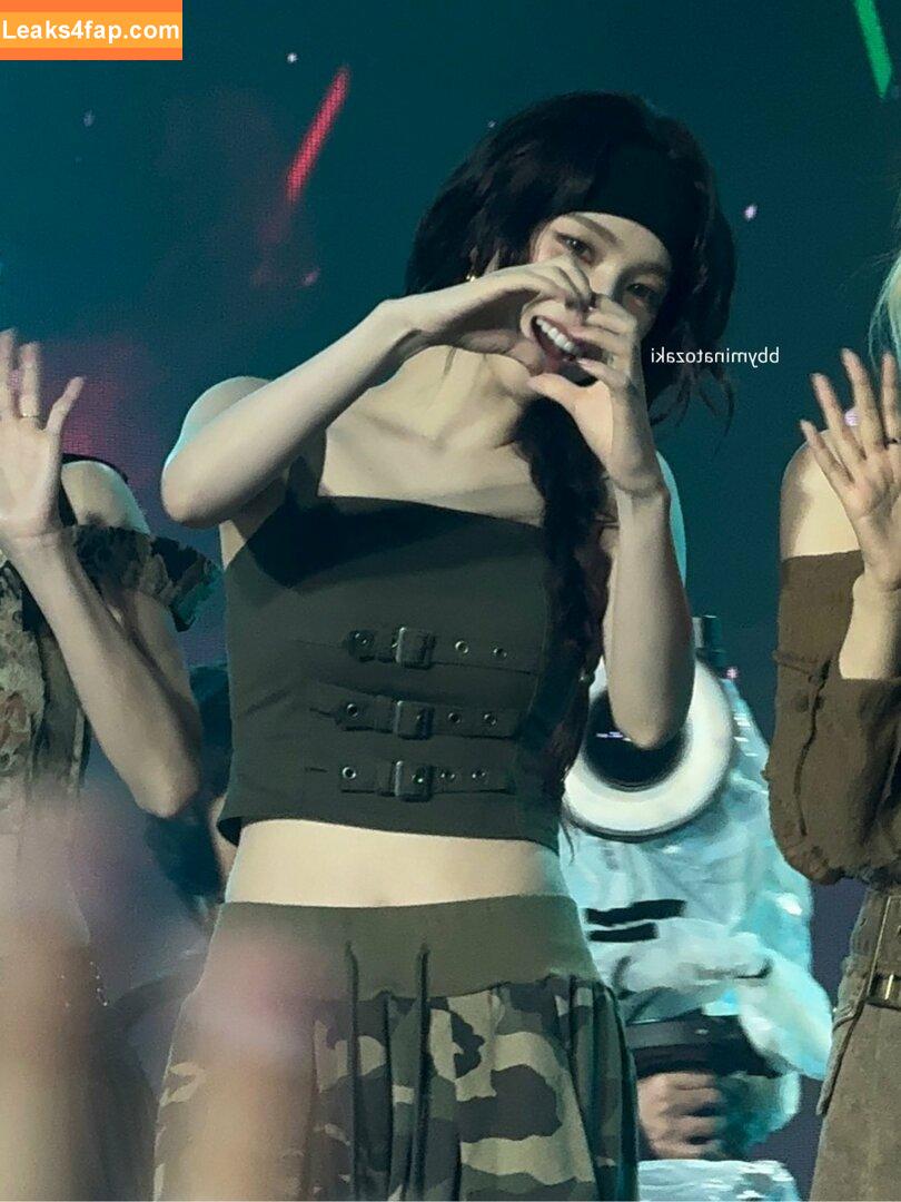 WomenK-pop /  leaked photo photo #3801