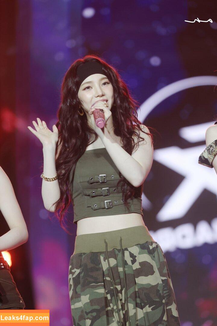 WomenK-pop /  leaked photo photo #3809