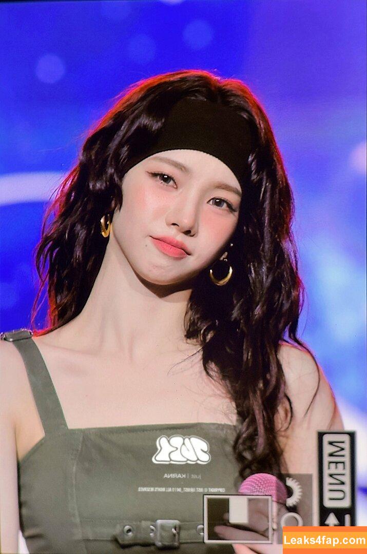 WomenK-pop /  leaked photo photo #3816