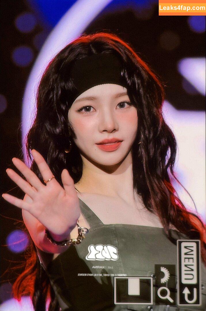 WomenK-pop /  leaked photo photo #3817