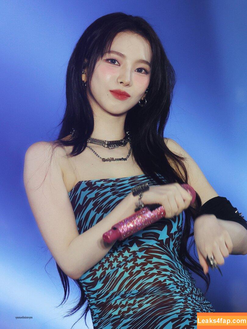 WomenK-pop /  leaked photo photo #3853