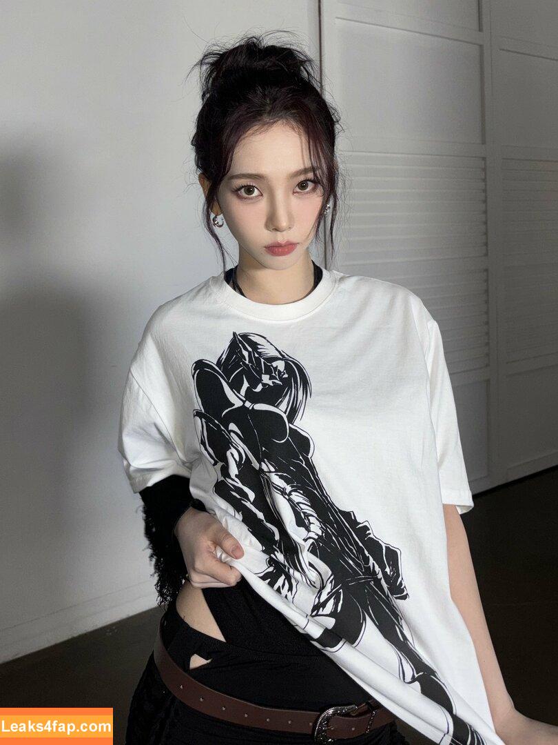 WomenK-pop /  leaked photo photo #3887