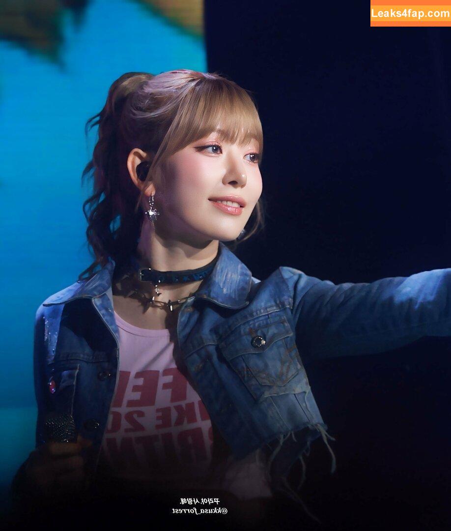 WomenK-pop /  leaked photo photo #3889