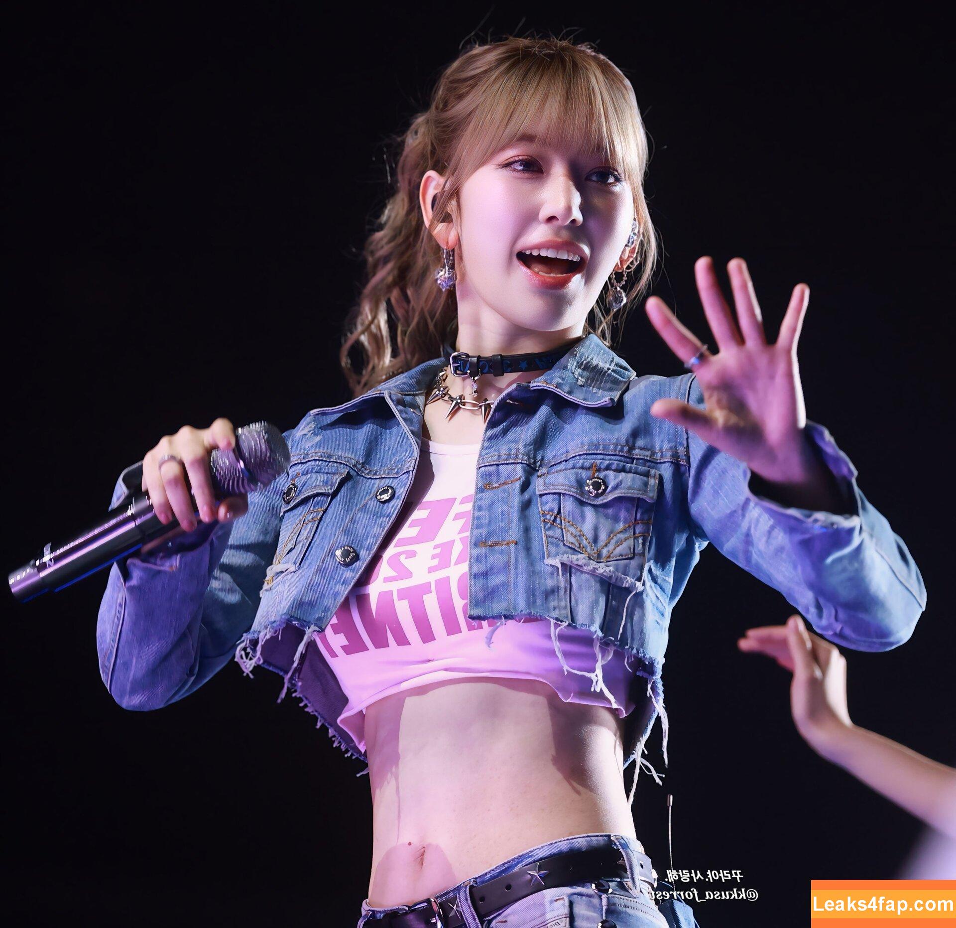 WomenK-pop /  leaked photo photo #3892