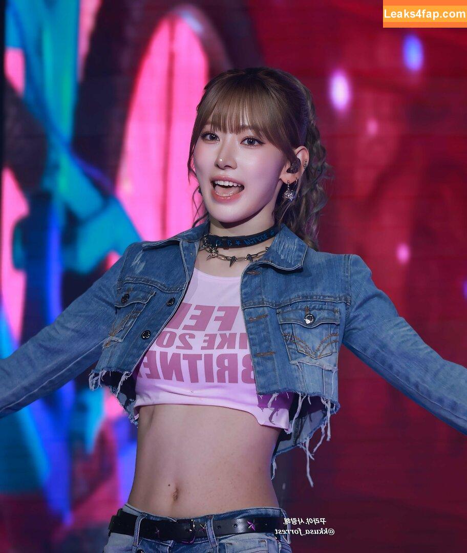 WomenK-pop /  leaked photo photo #3903