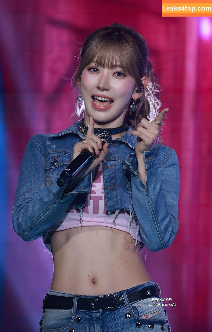 WomenK-pop /  leaked photo photo #3907