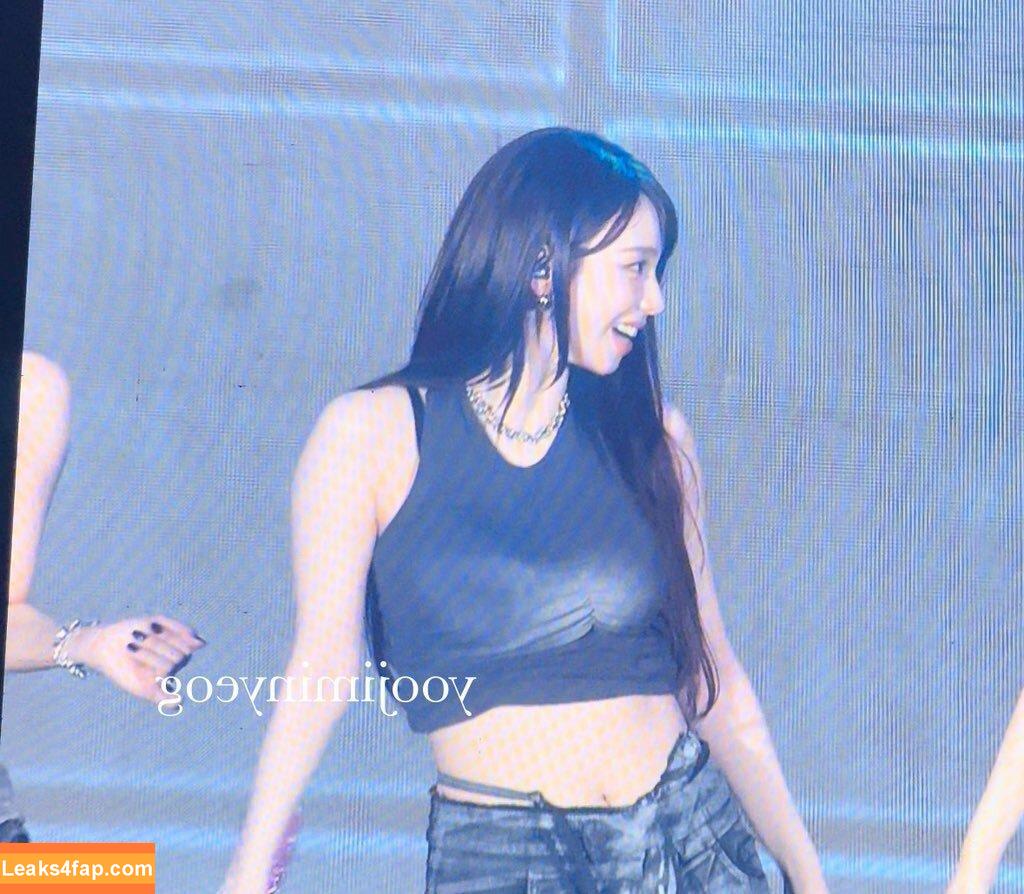 WomenK-pop /  leaked photo photo #3923