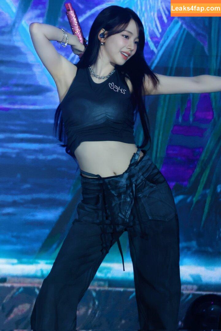 WomenK-pop /  leaked photo photo #3928