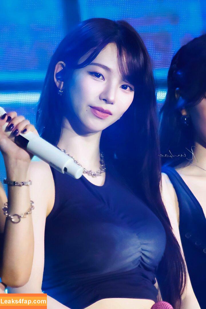 WomenK-pop /  leaked photo photo #3937