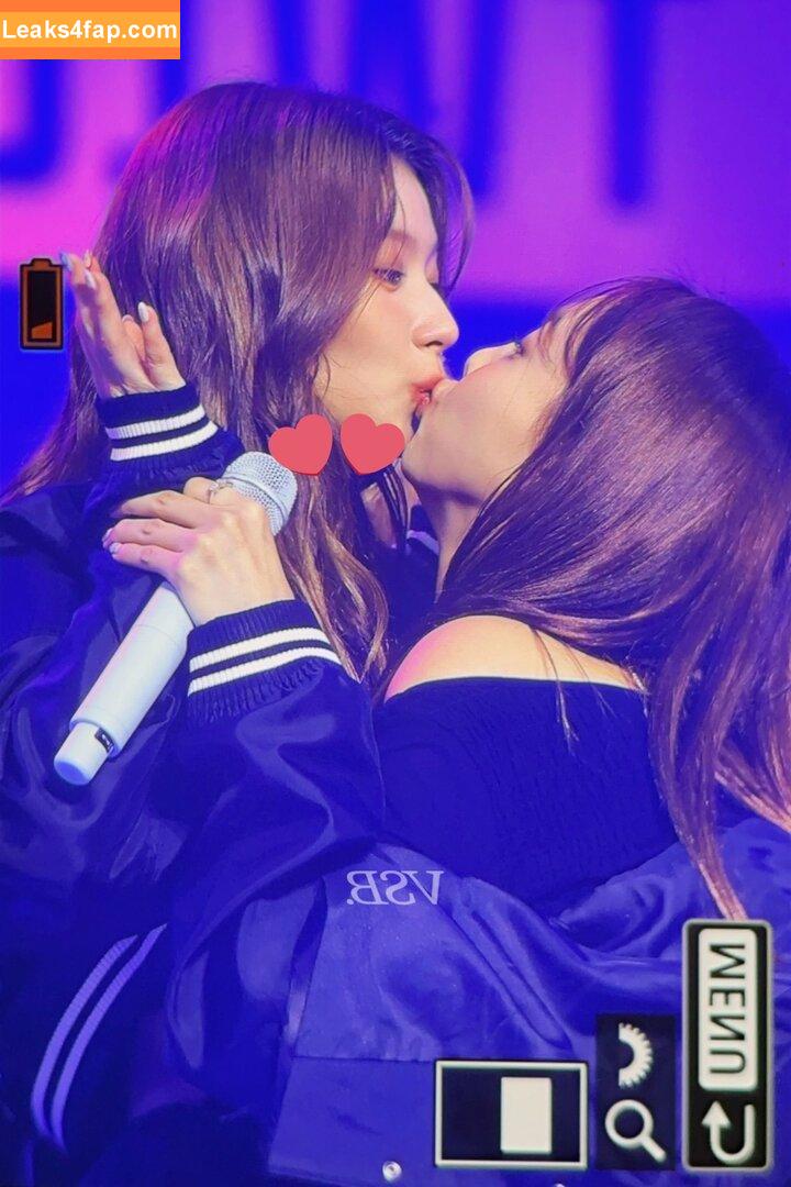 WomenK-pop /  leaked photo photo #3959