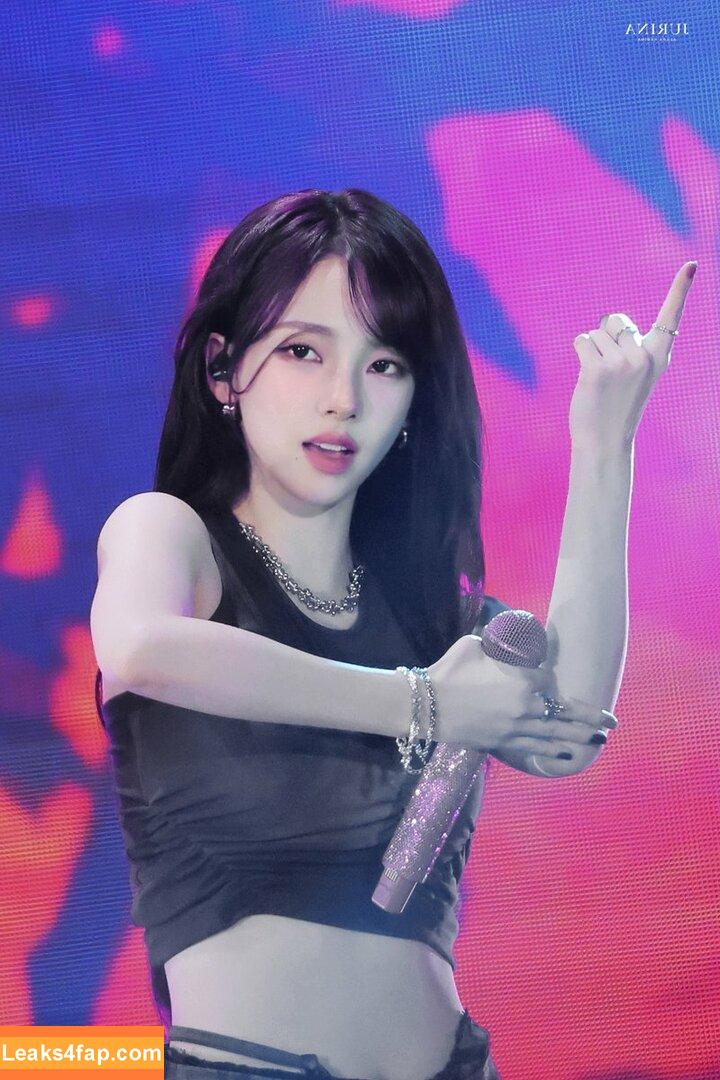 WomenK-pop /  leaked photo photo #3966