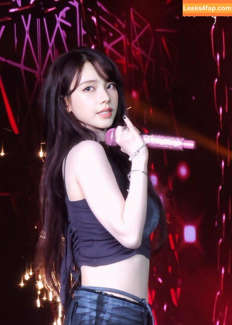 WomenK-pop /  leaked photo photo #3975