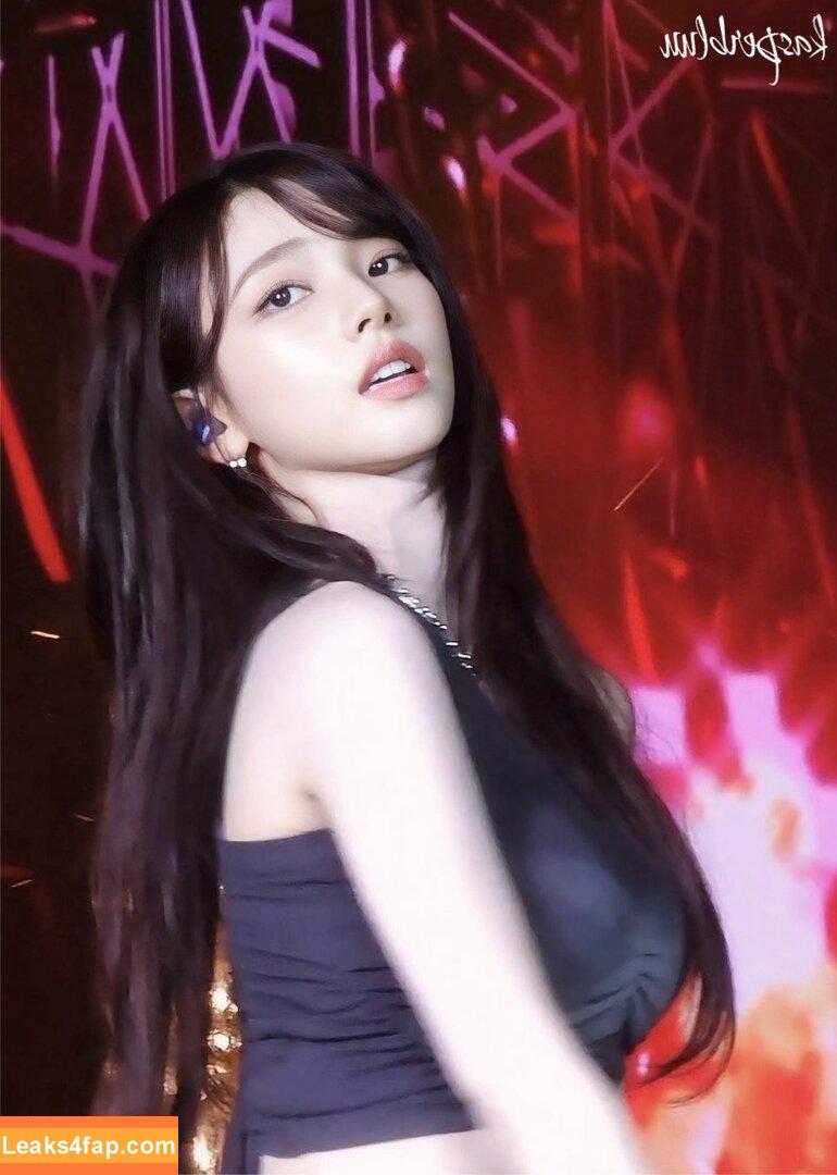 WomenK-pop /  leaked photo photo #3977