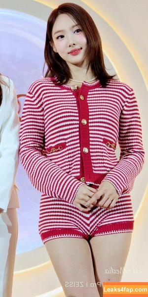 WomenK-pop photo #3330