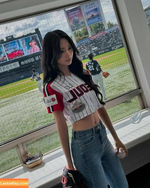 WomenK-pop photo #3375